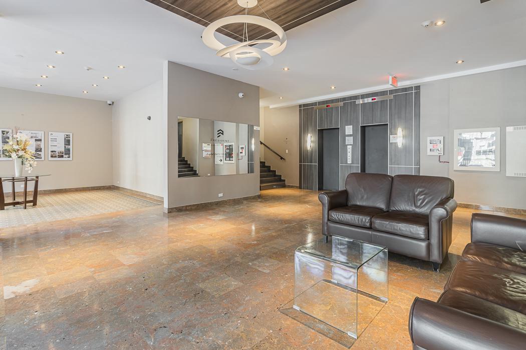 3210-3250 Forest Hill