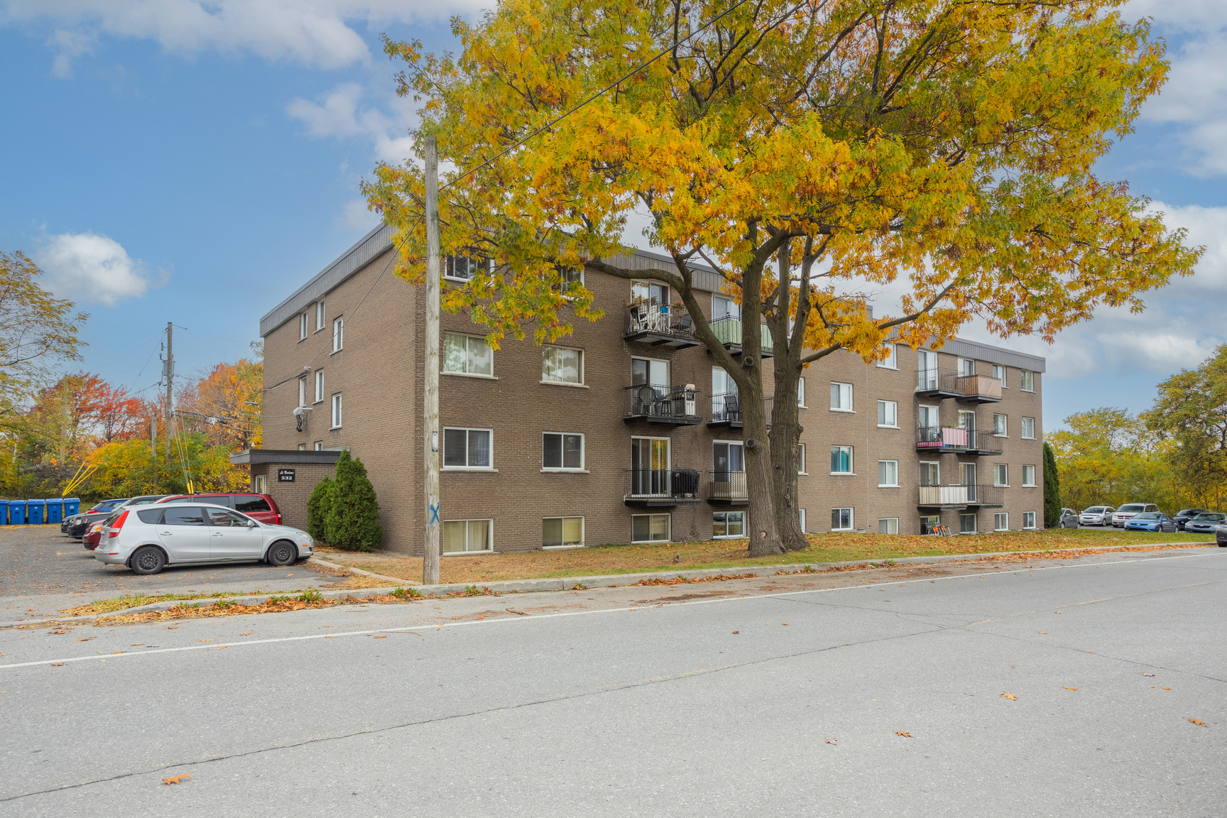 532 Nadeau