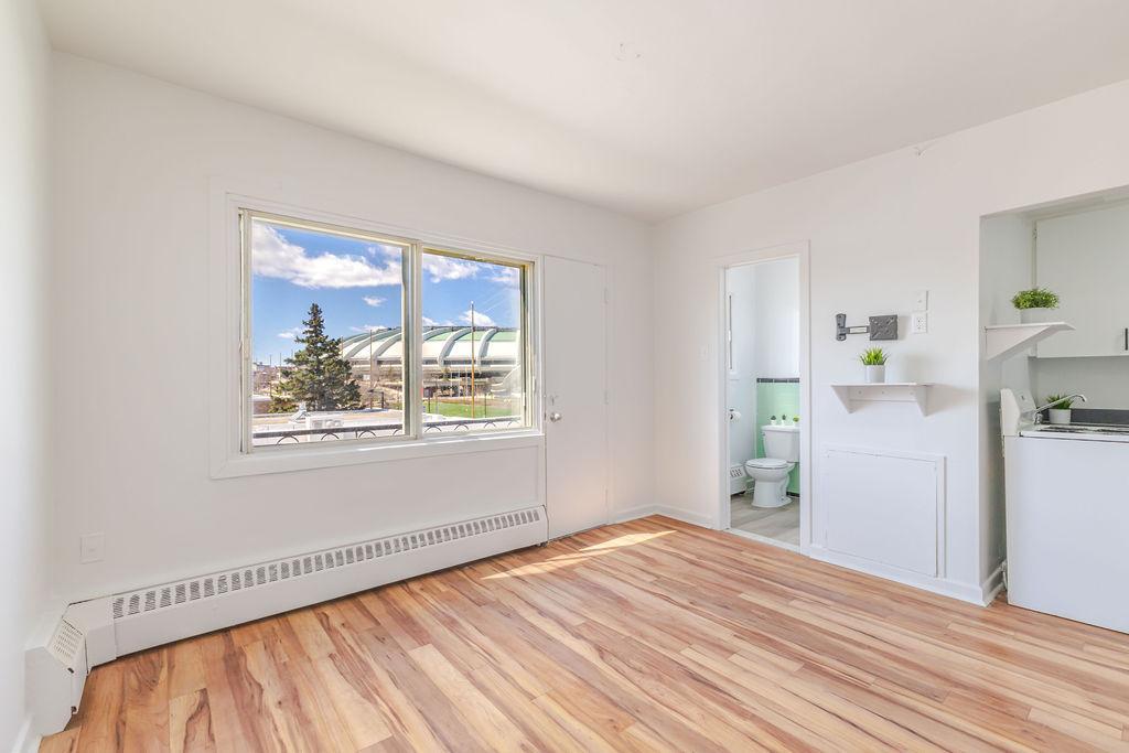 4724 Av. Pierre-Coubertin