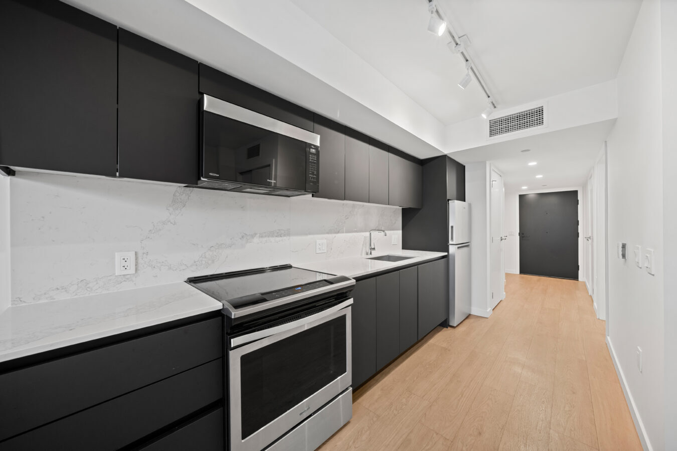 Zephyr Apartments - Photo 12