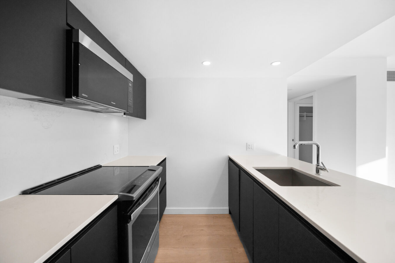 Zephyr Apartments - Photo 21