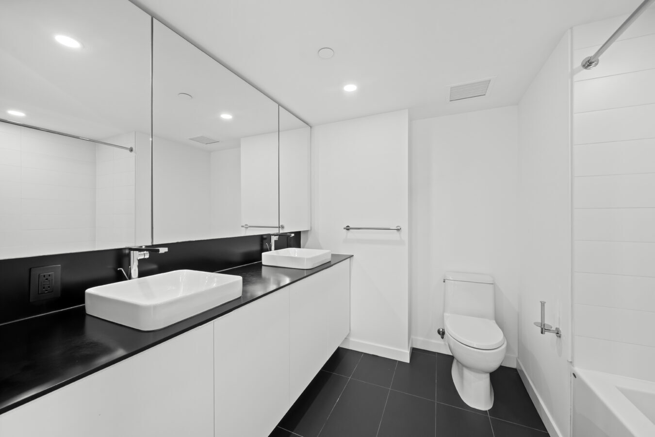 Zephyr Apartments - Photo 22