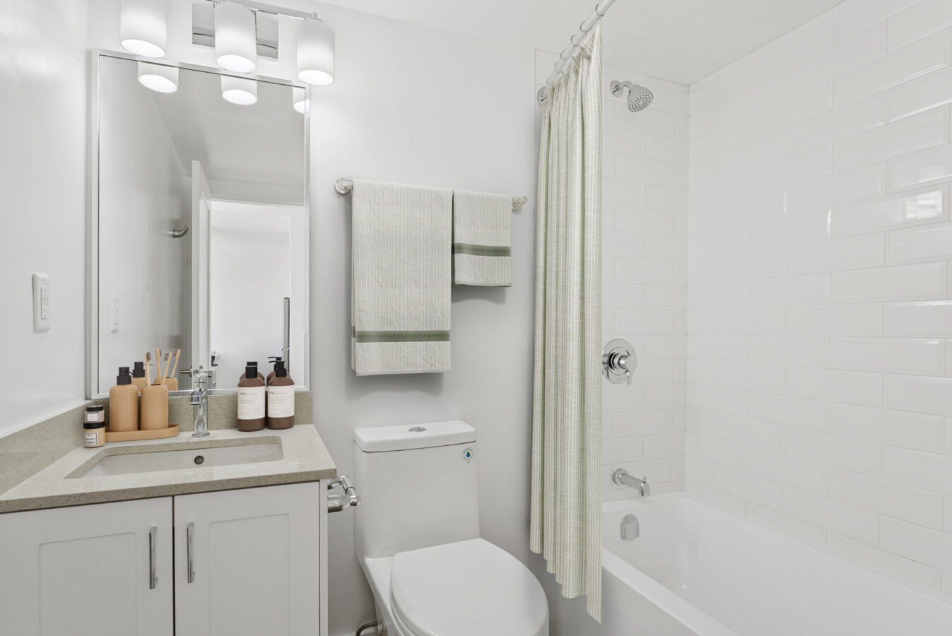 Pacific Cove Apartments - Photo 11