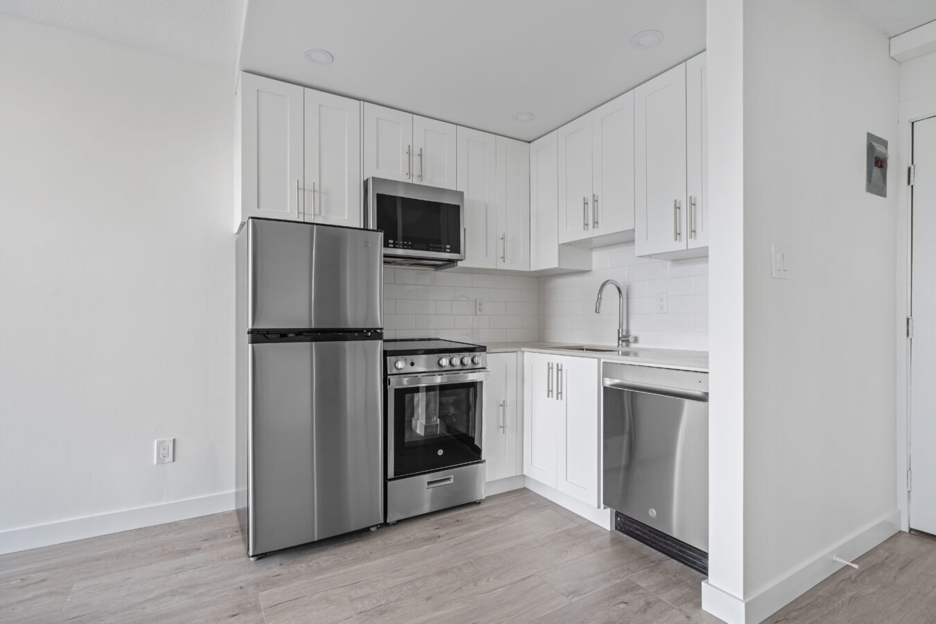 Pacific Cove Apartments - Photo 31