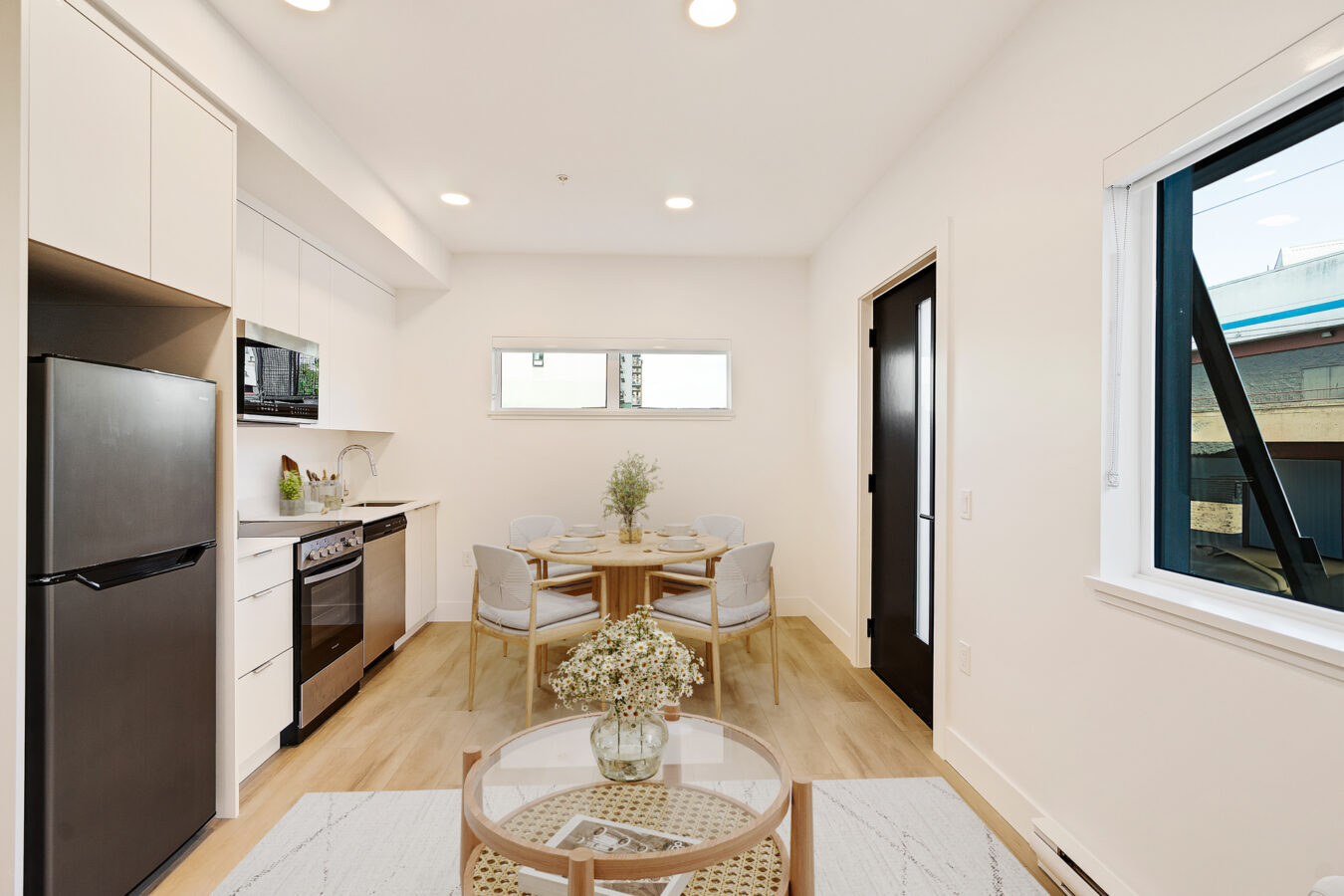 Raven Apartments - Photo 8