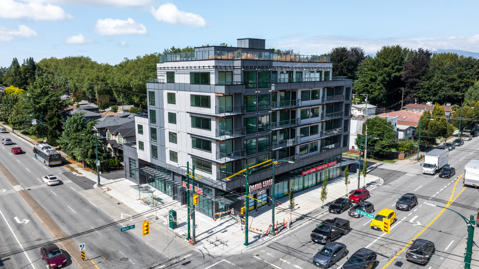 Main & 41st Apartments - Photo 2