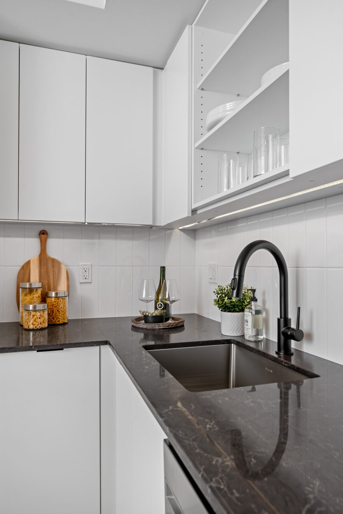 Main & 41st Apartments - Photo 7