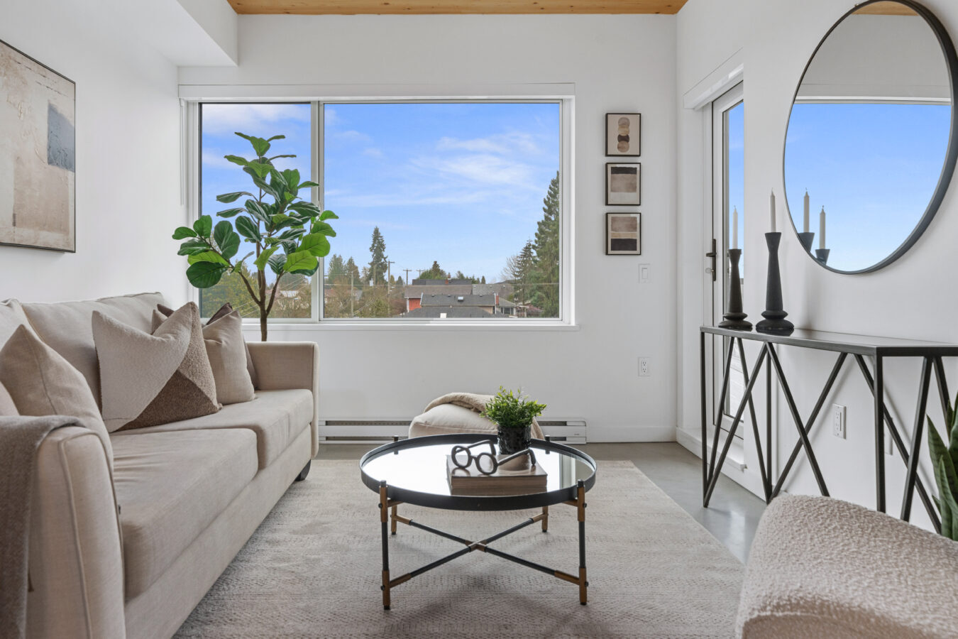Main & 41st Apartments - Photo 11