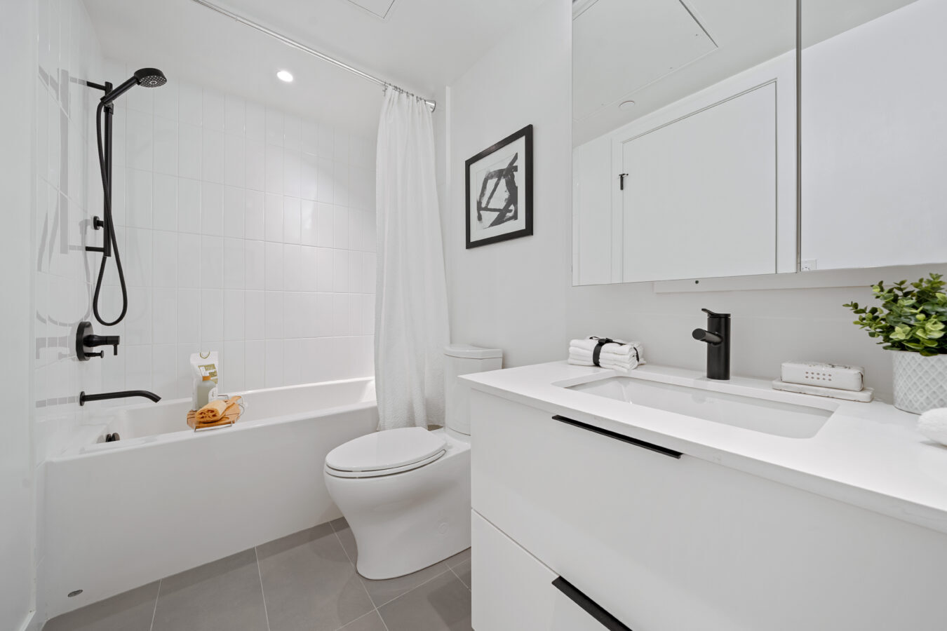 Main & 41st Apartments - Photo 19