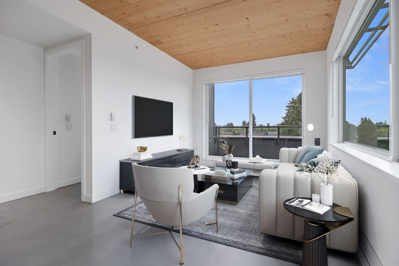 Main & 41st Apartments - Photo 29