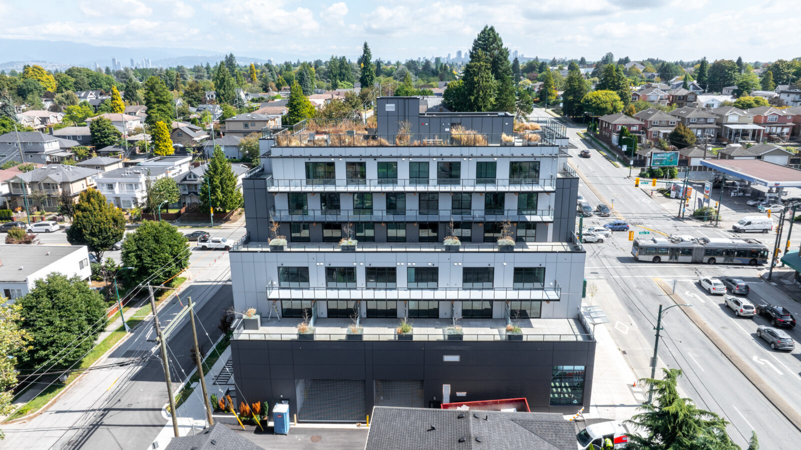 Main & 41st Apartments - Photo 35