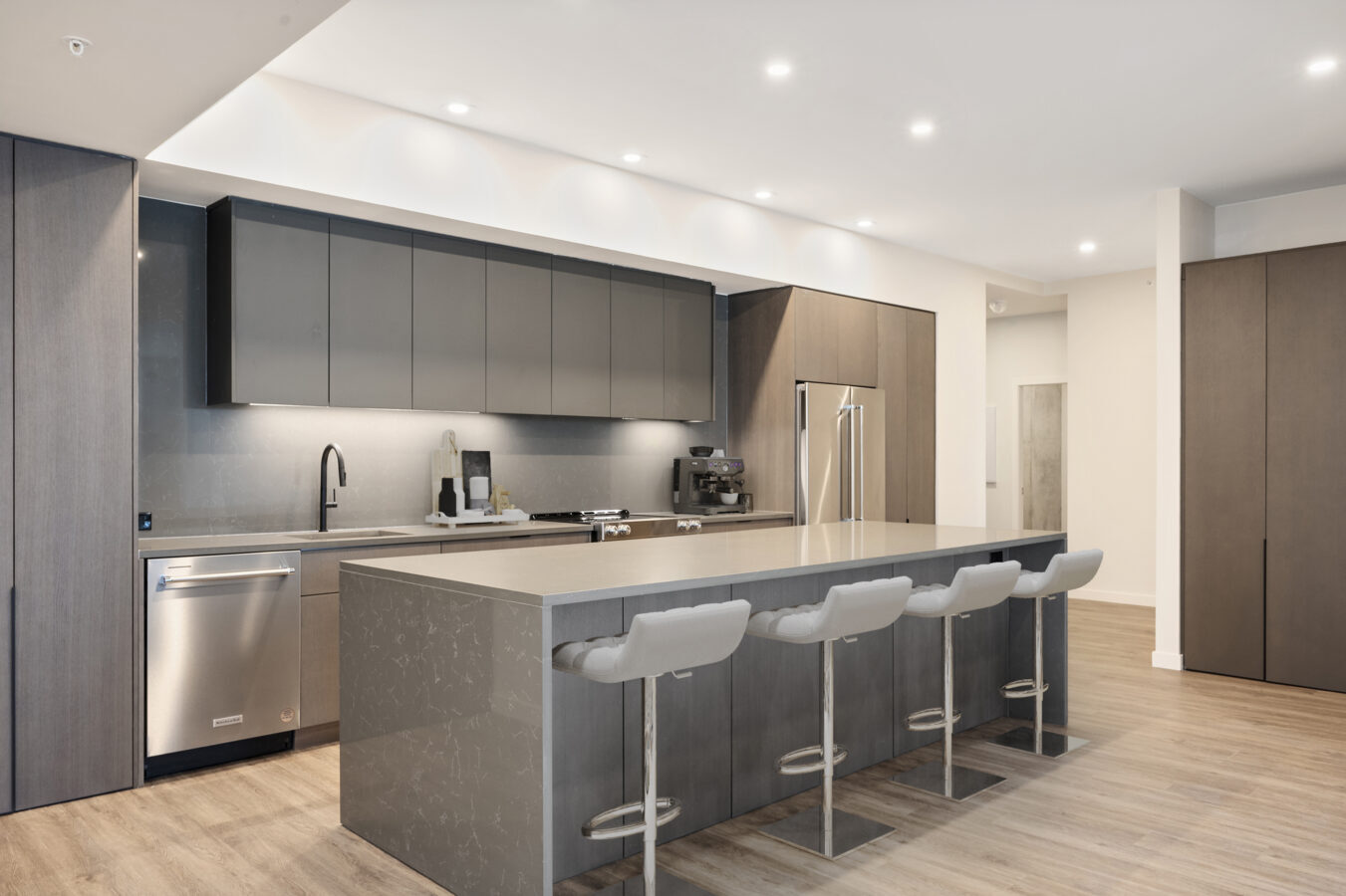 The Wedge Apartments - Photo 2