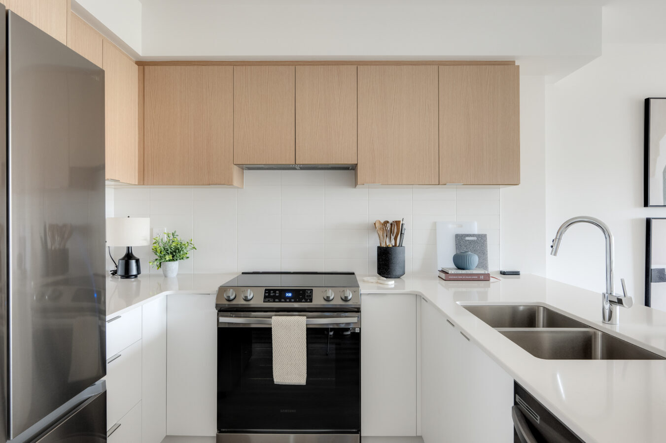 Vantage Apartments at Royal Bay - Photo 12