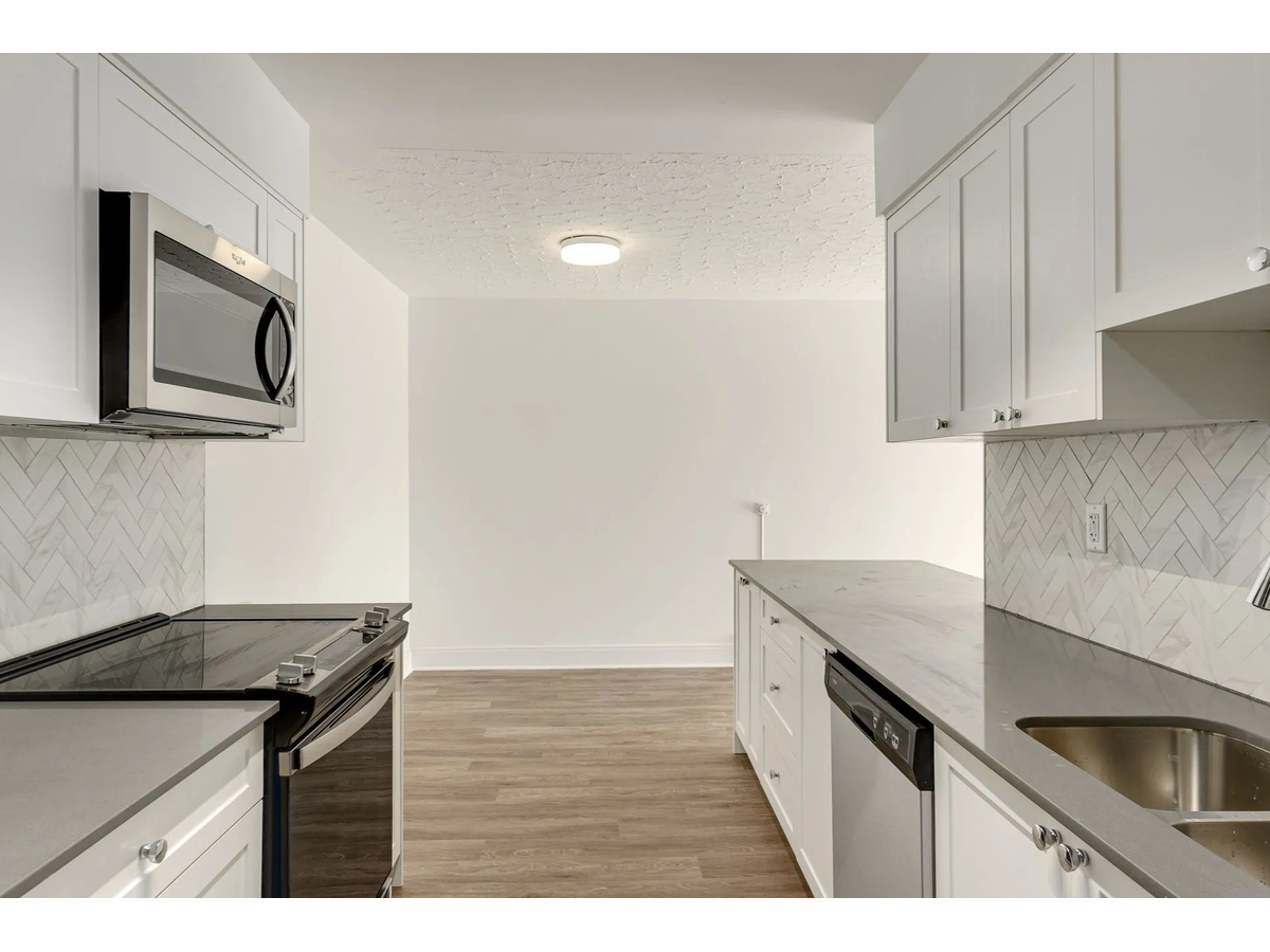 Fraser Tolmie Apartments - Photo 10