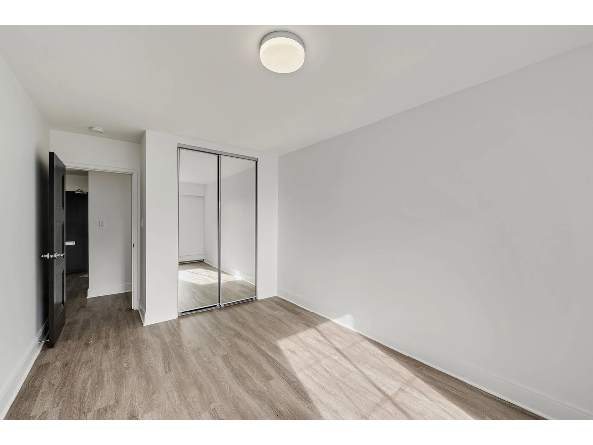 Fraser Tolmie Apartments - Photo 15