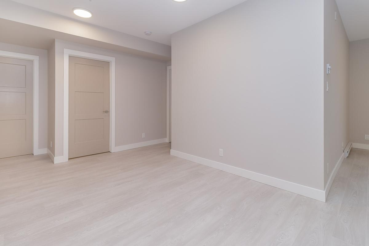 Arbutus Apartments - Photo 11