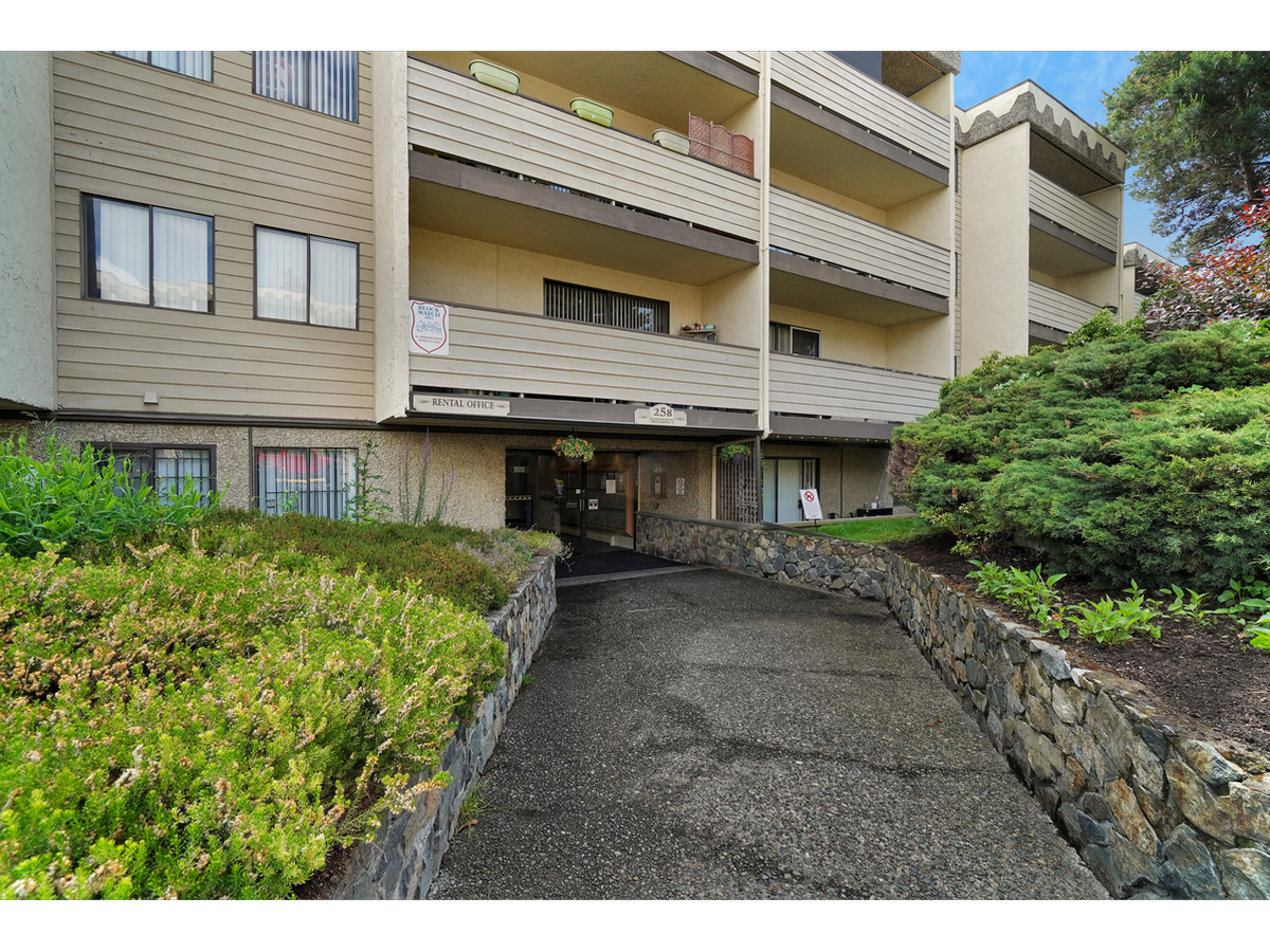 252 Gorge Rd E - Photo 6