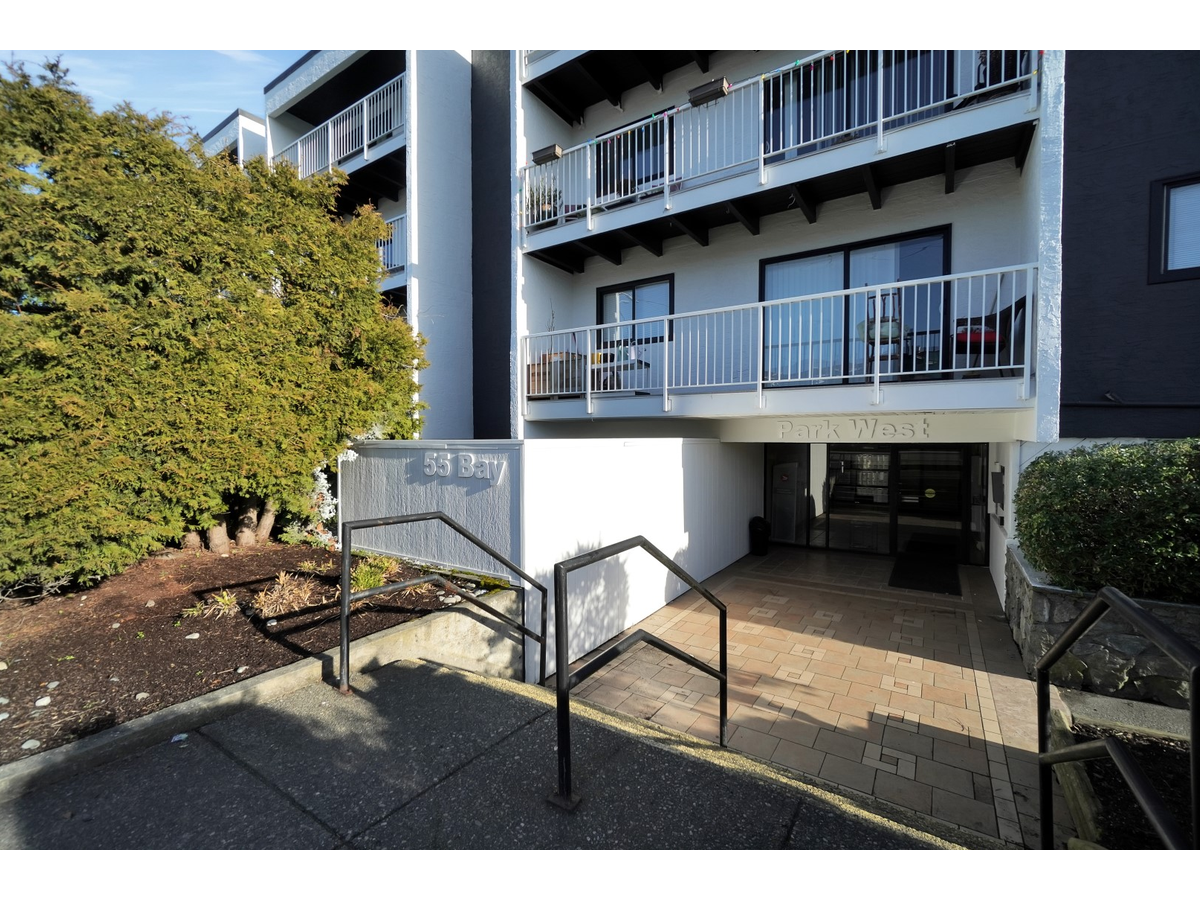 55 Bay St - Photo 4