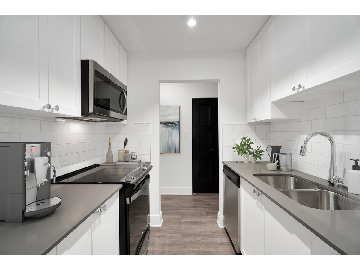 3255 Cook St - Photo 3