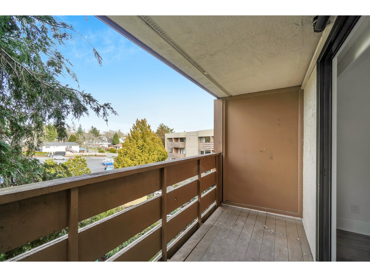 3255 Cook St - Photo 8