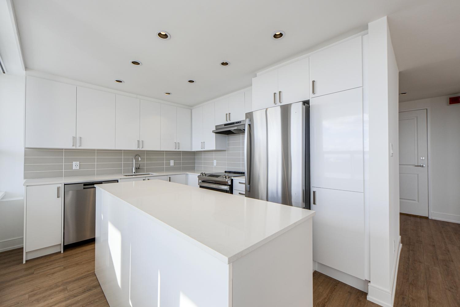The Kingsview - Photo 21