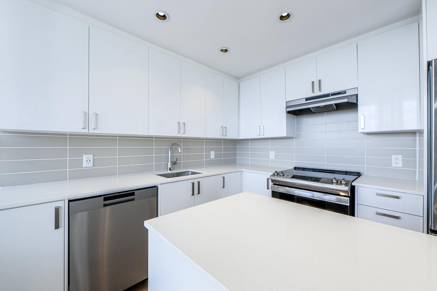 The Kingsview - Photo 22