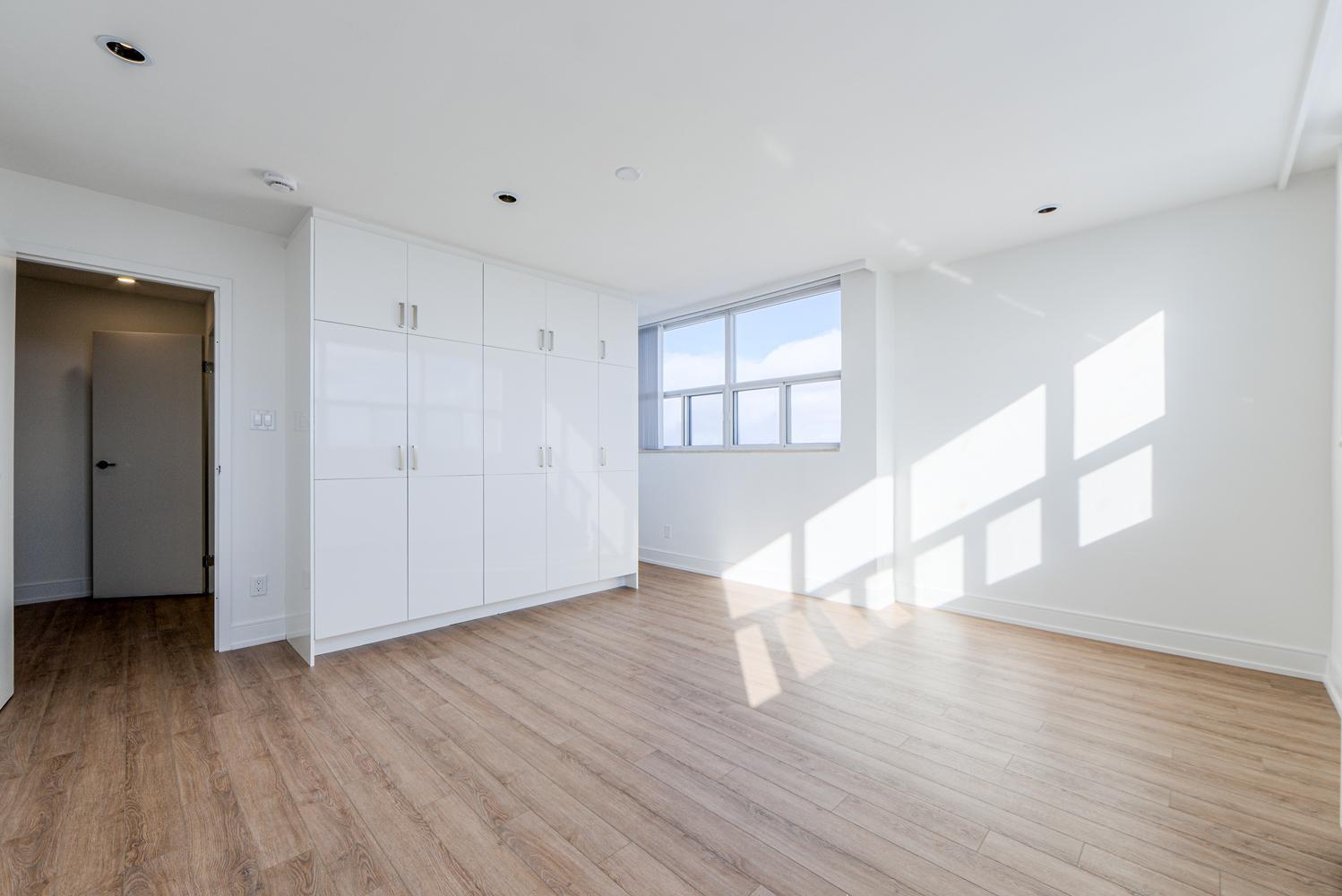 The Kingsview - Photo 32
