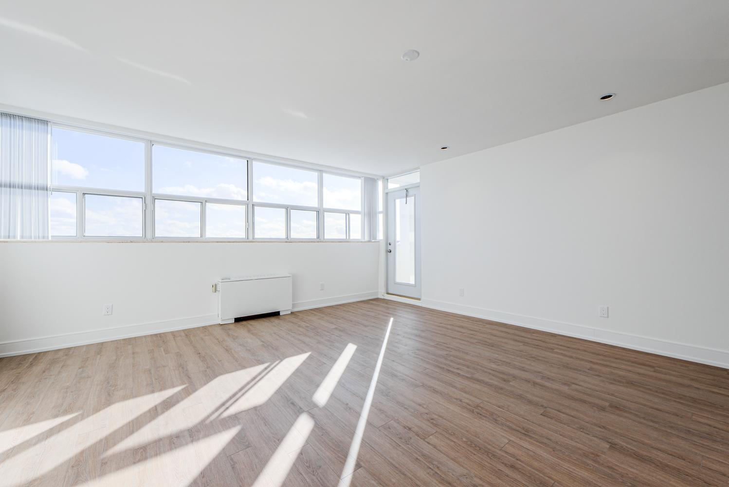 The Kingsview - Photo 37