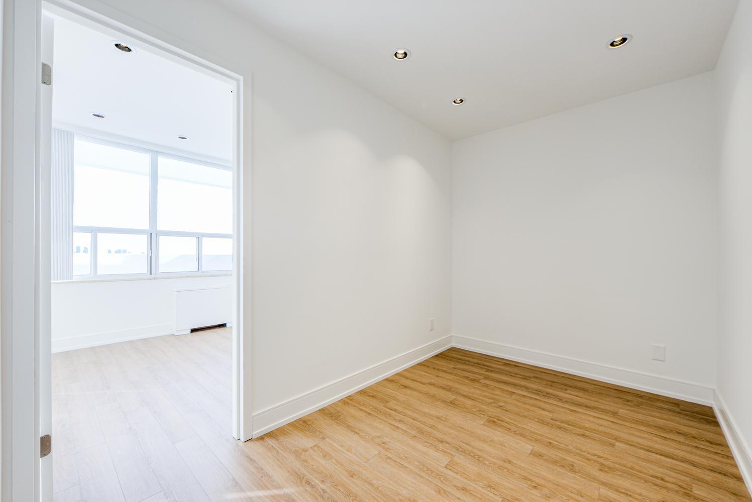 The Kingsview - Photo 40