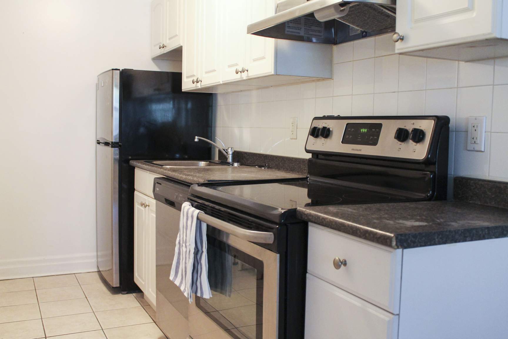 447 Somerset - Photo 2