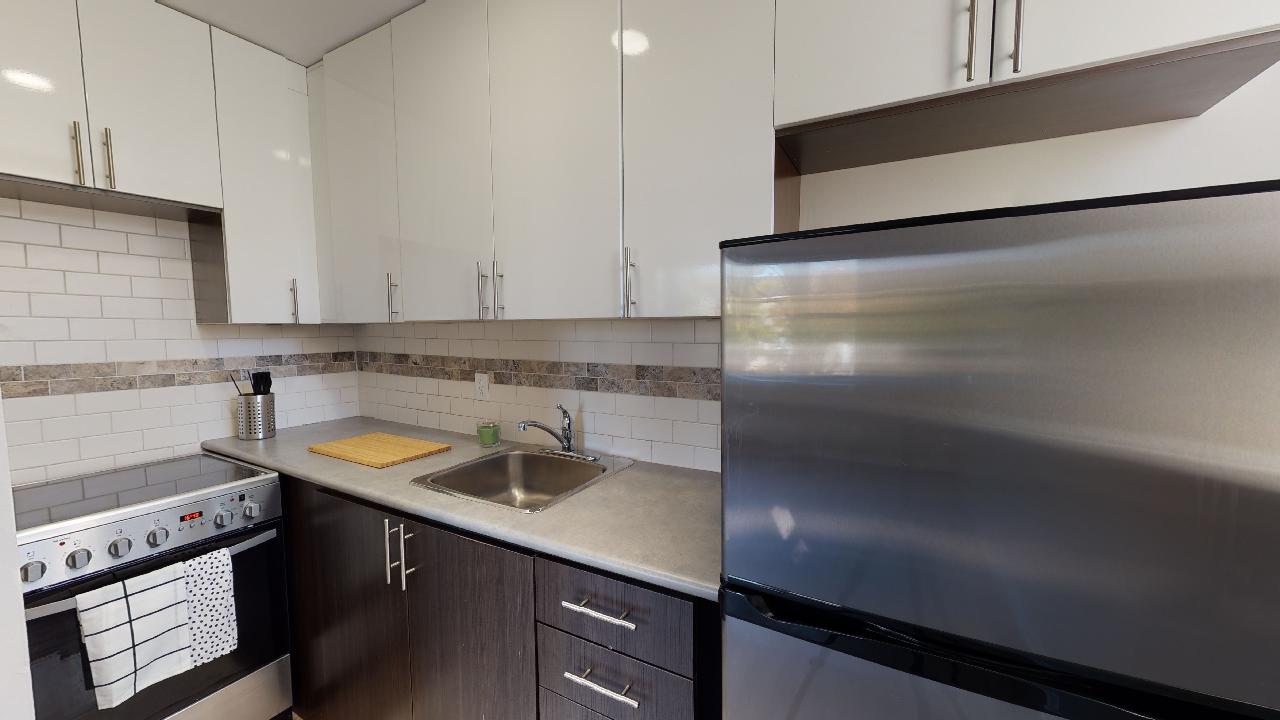 1276 Dorchester - Photo 2