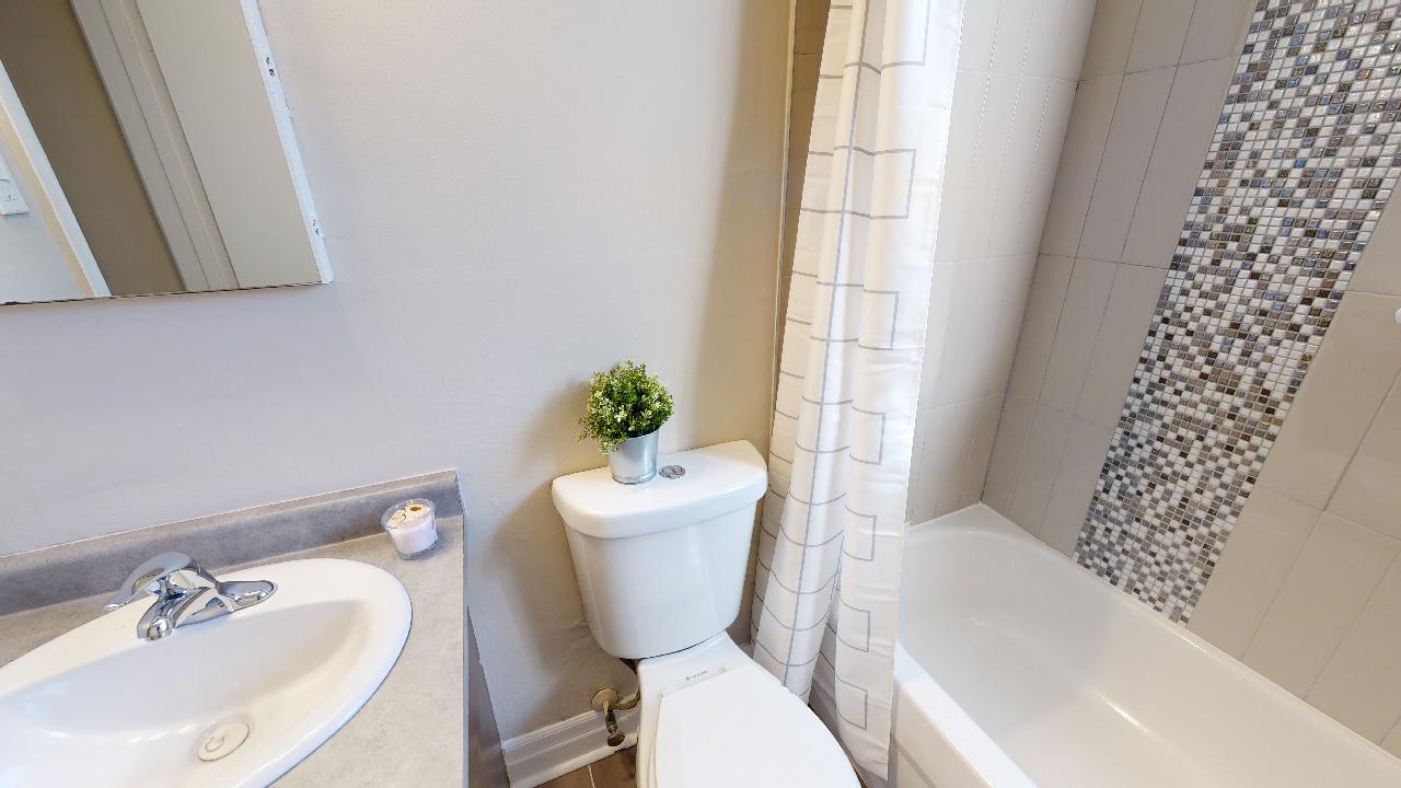 1276 Dorchester - Photo 5