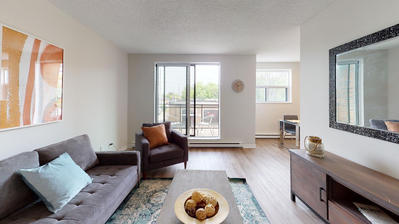 860 Blackthorne - Photo 2