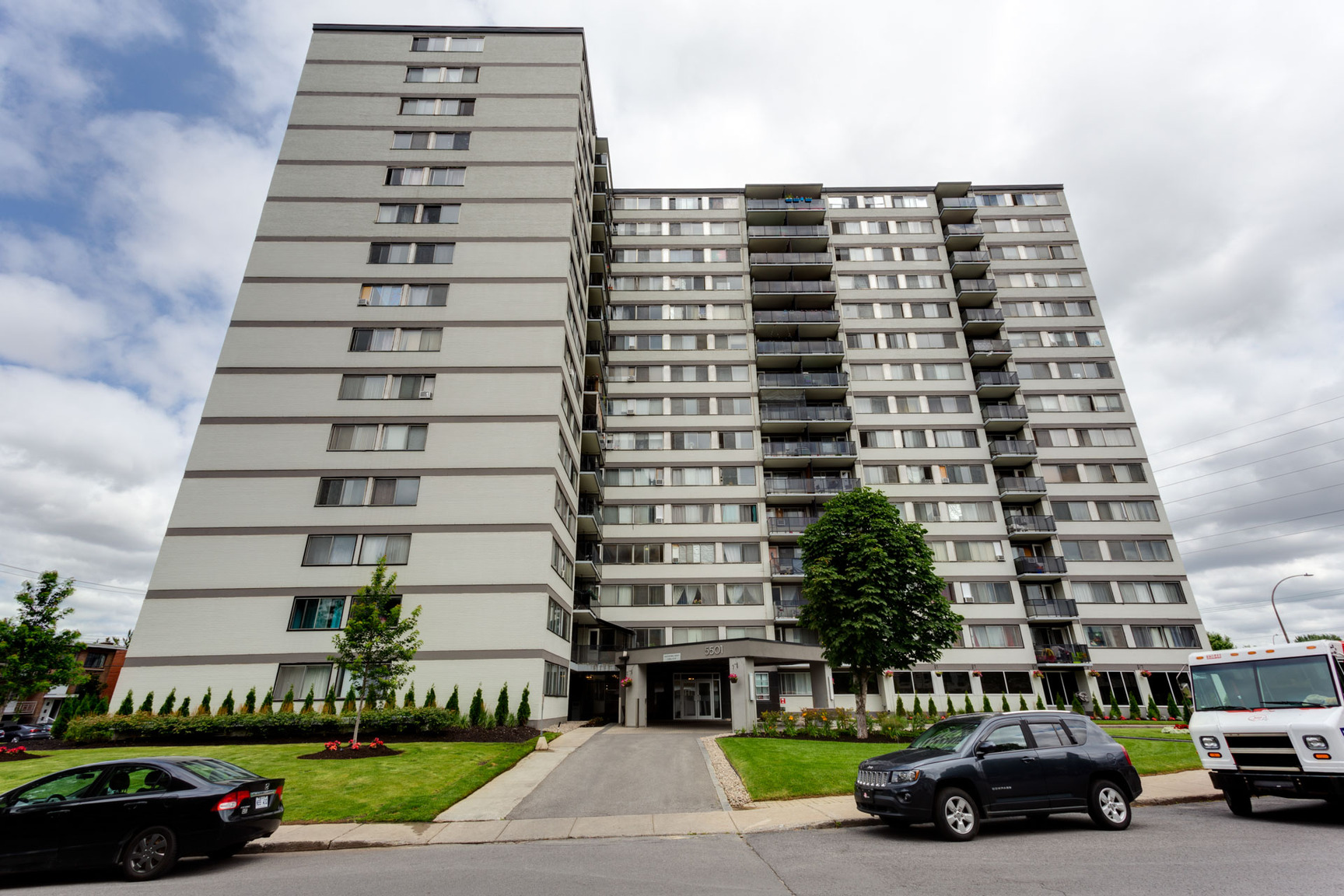 5501 Adalbert - Photo 2