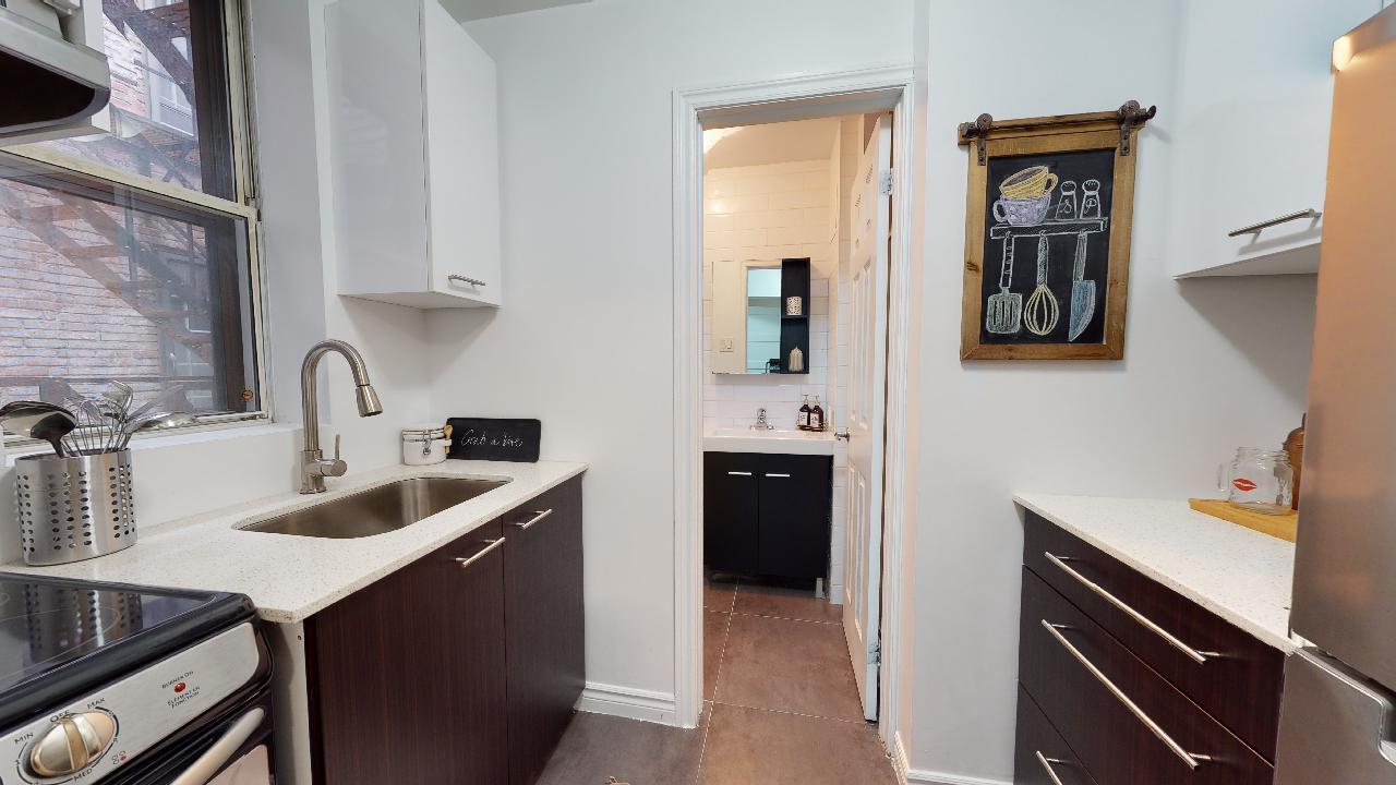 2054 Claremont - Photo 3