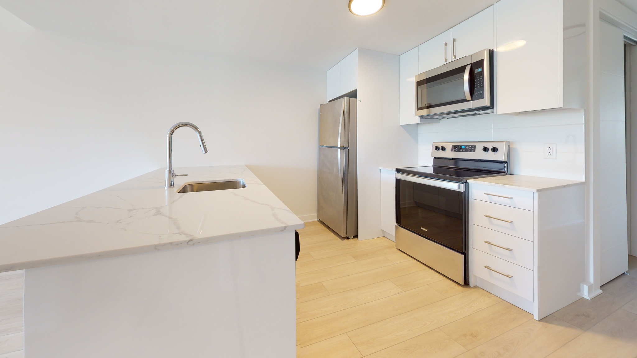 5120 Earnscliffe - Photo 2