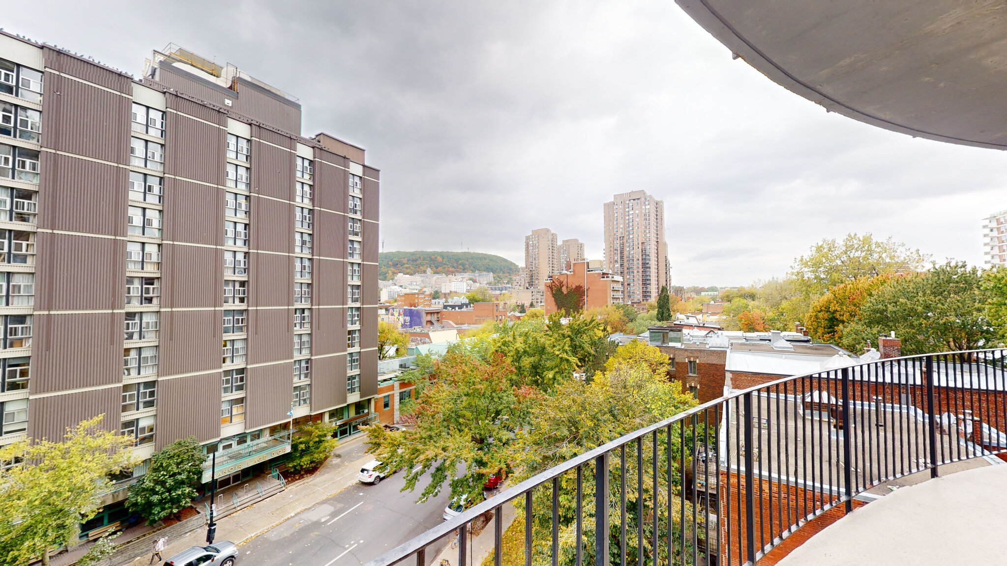 235 Sherbrooke - Photo 5