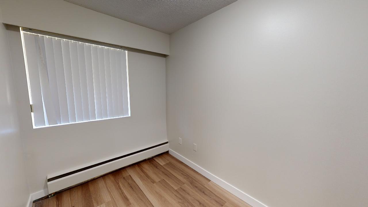 1373 West 73rd - Photo 4