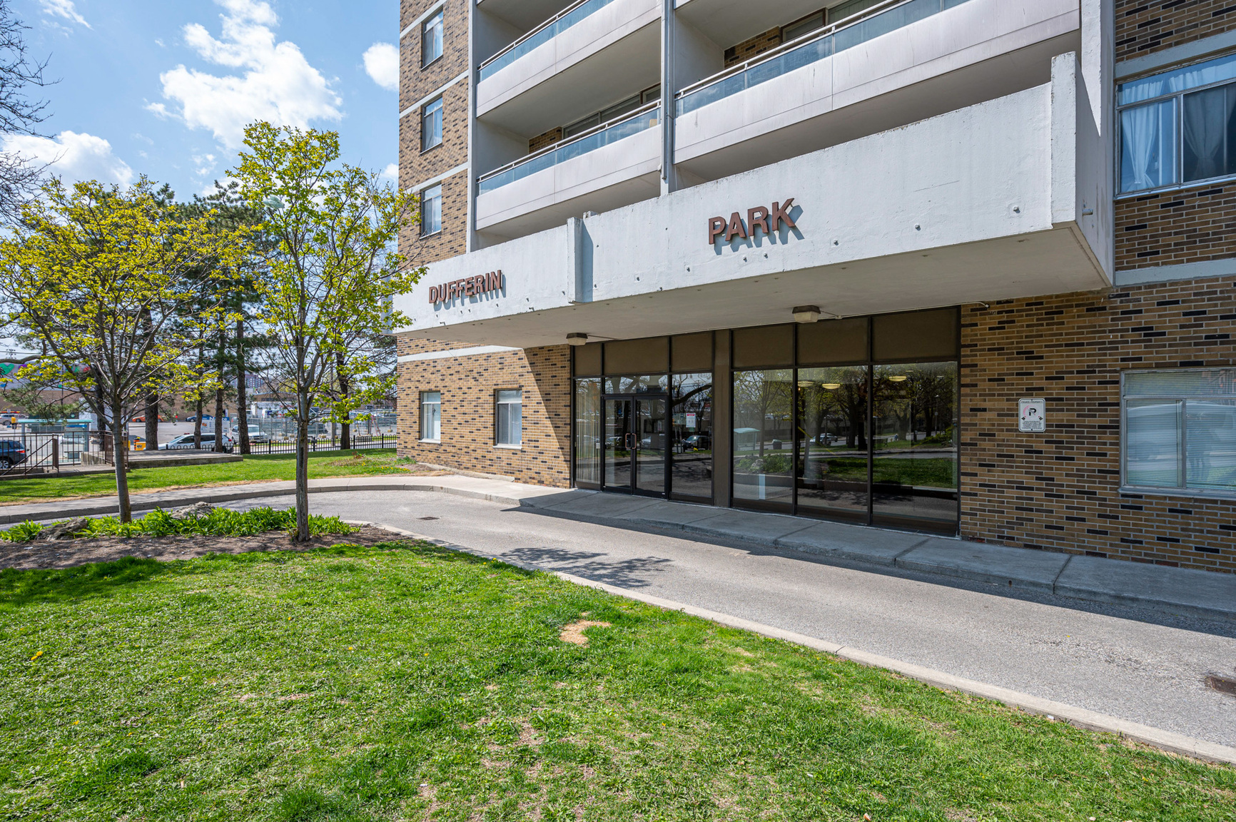 919 Dufferin - Photo 7