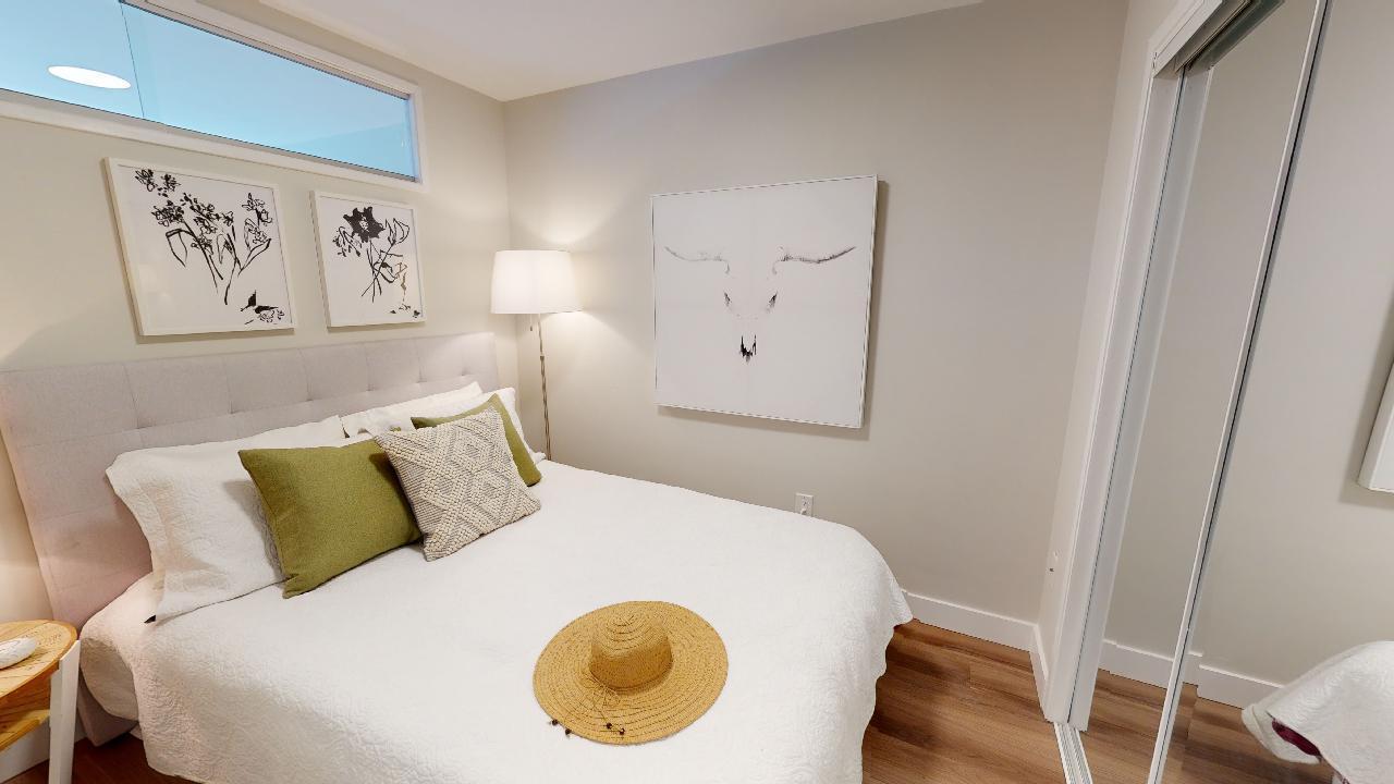1461 Harwood - Photo 5