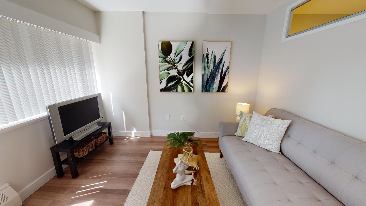 1461 Harwood - Photo 3