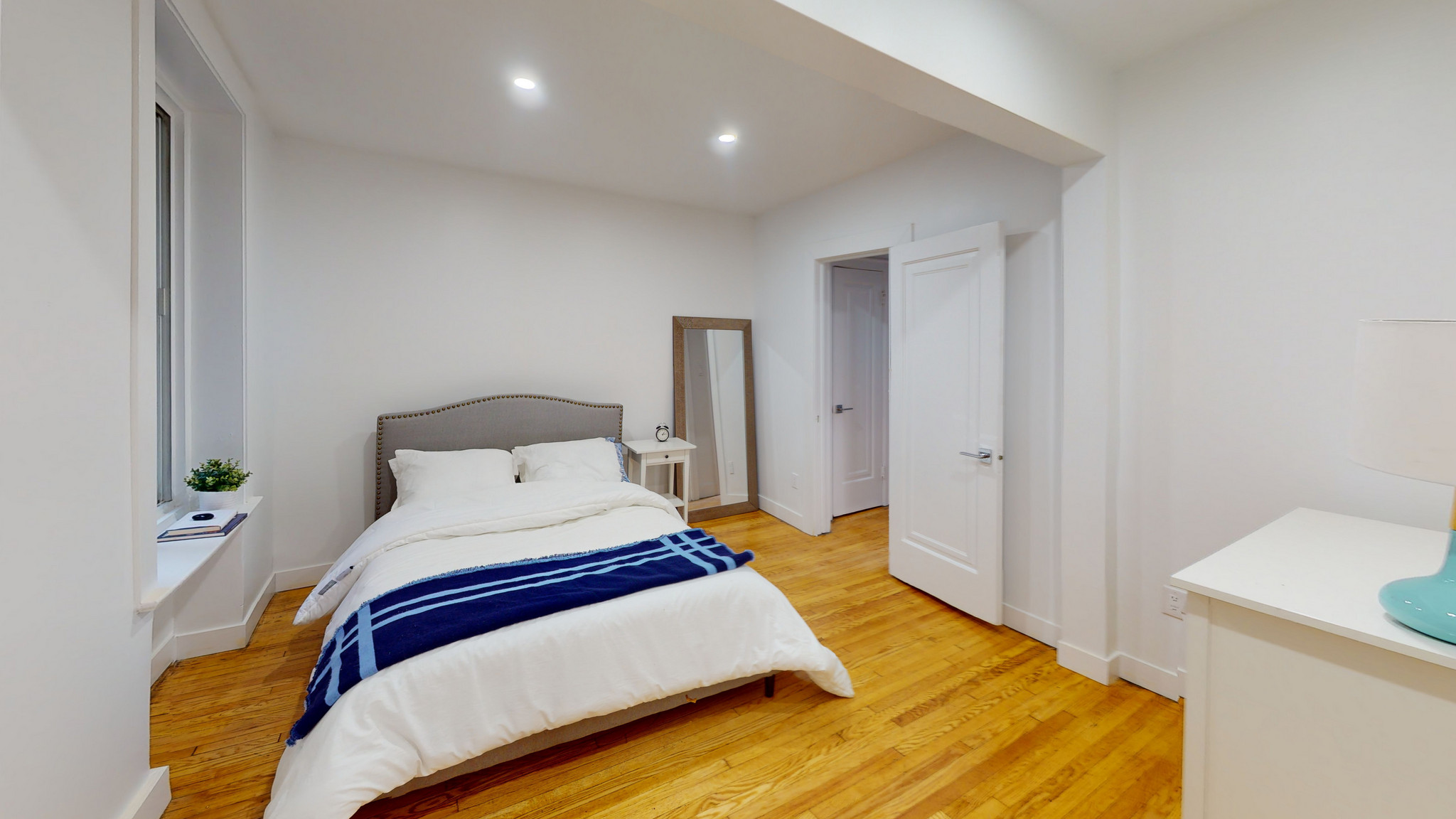 5881 Monkland - Photo 6