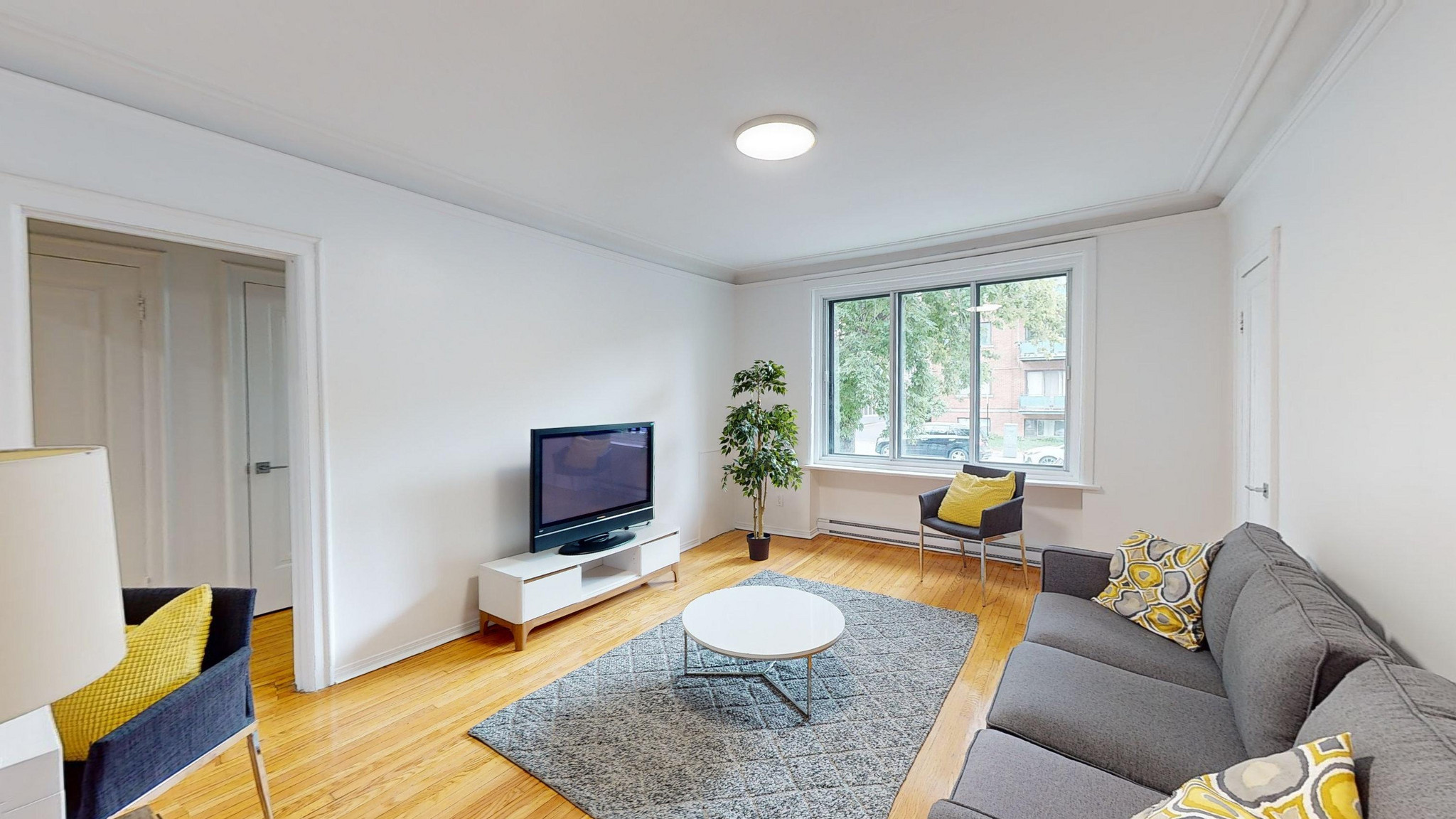 5881 Monkland - Photo 5