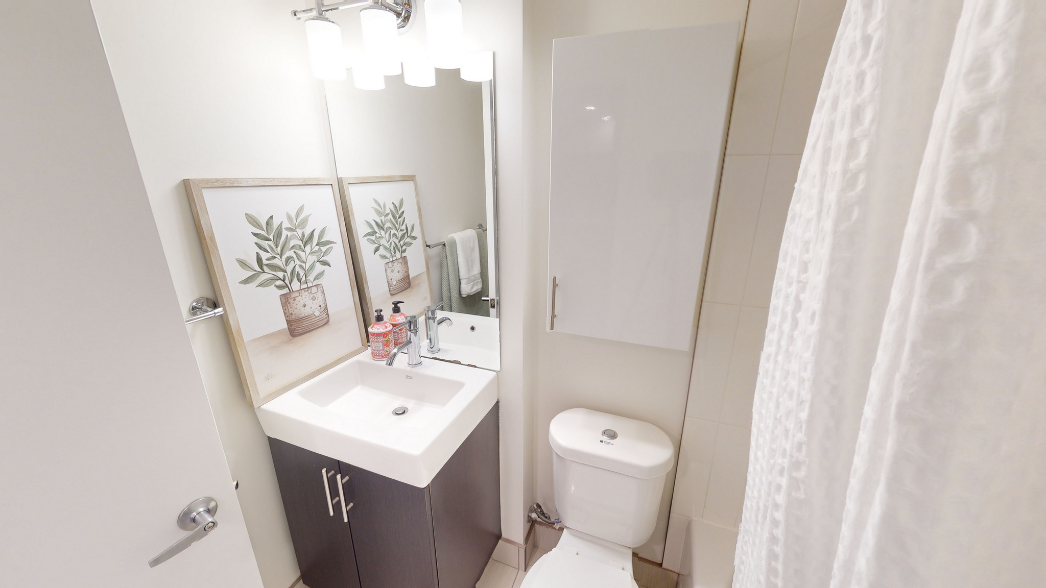 LIV Apartments - Photo 7