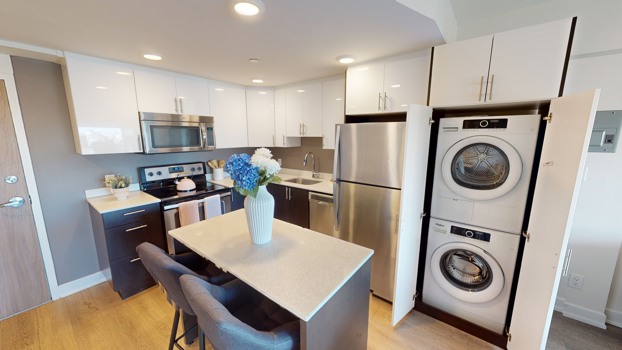 LIV Apartments - Photo 2