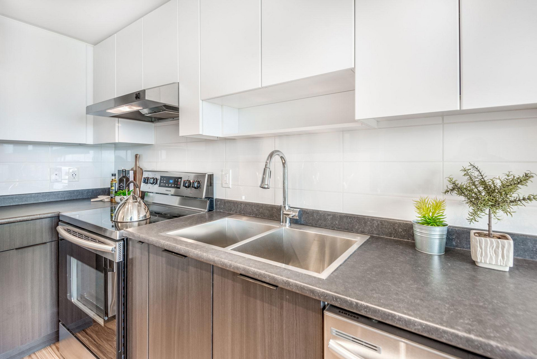 3583 Kingsway - Photo 8