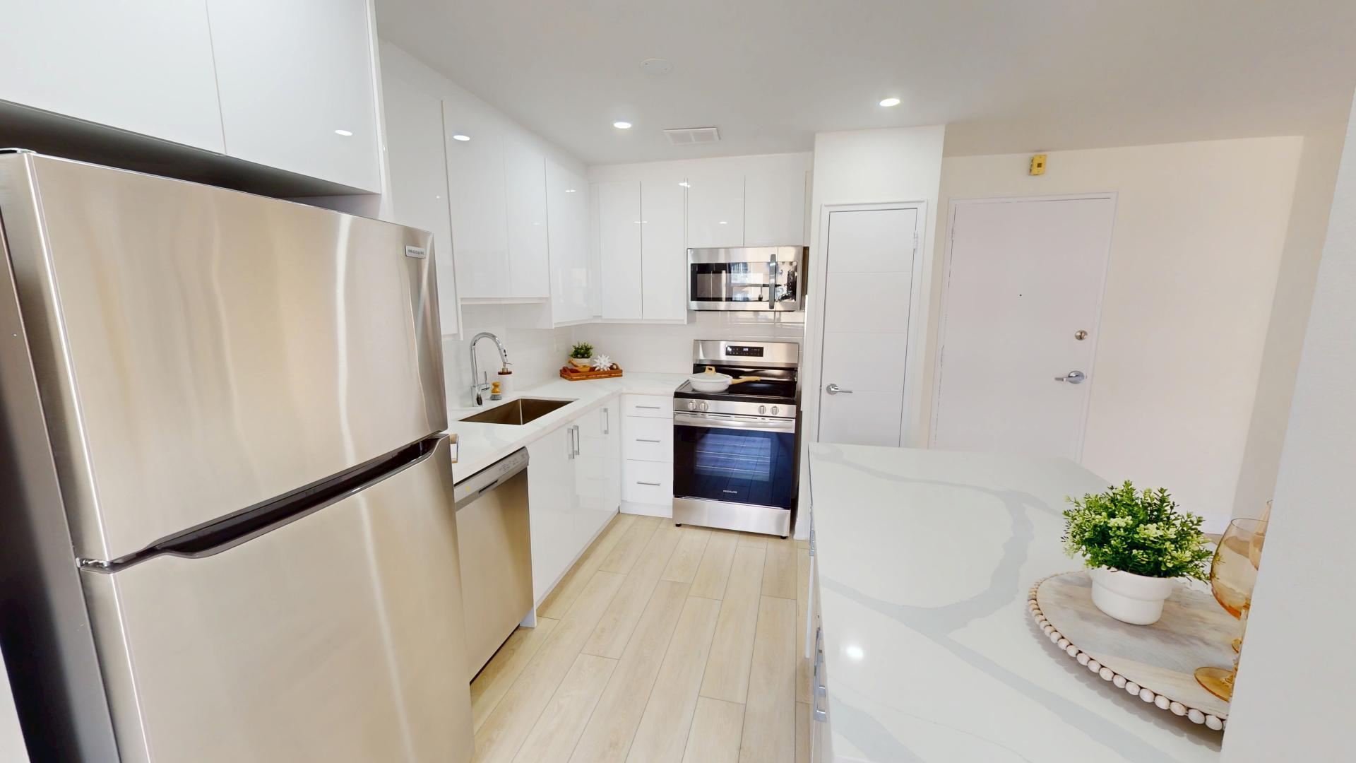 455 Maple Ave, Burlington, ON L7S 1M1 — photo 3