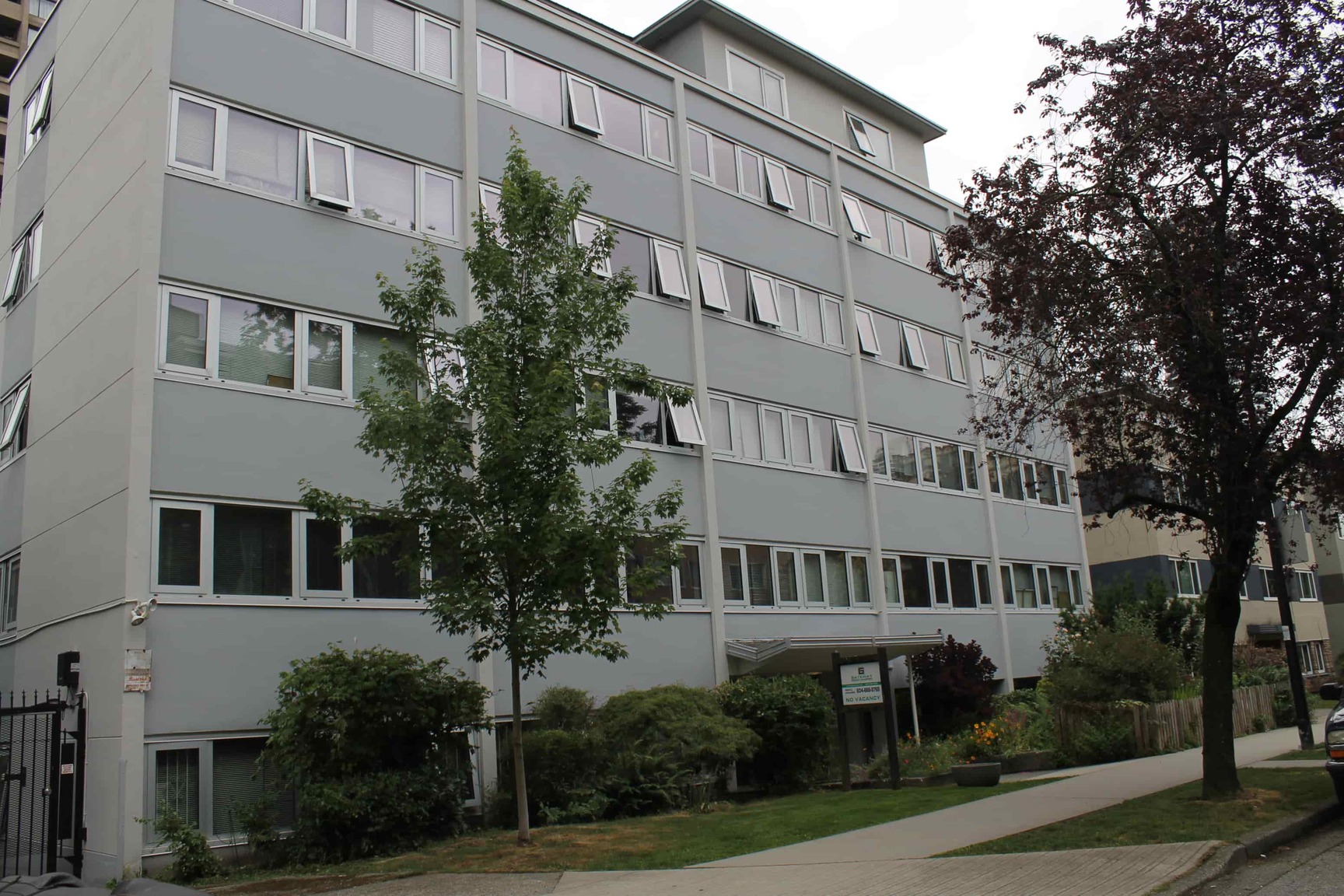 Comox Manor