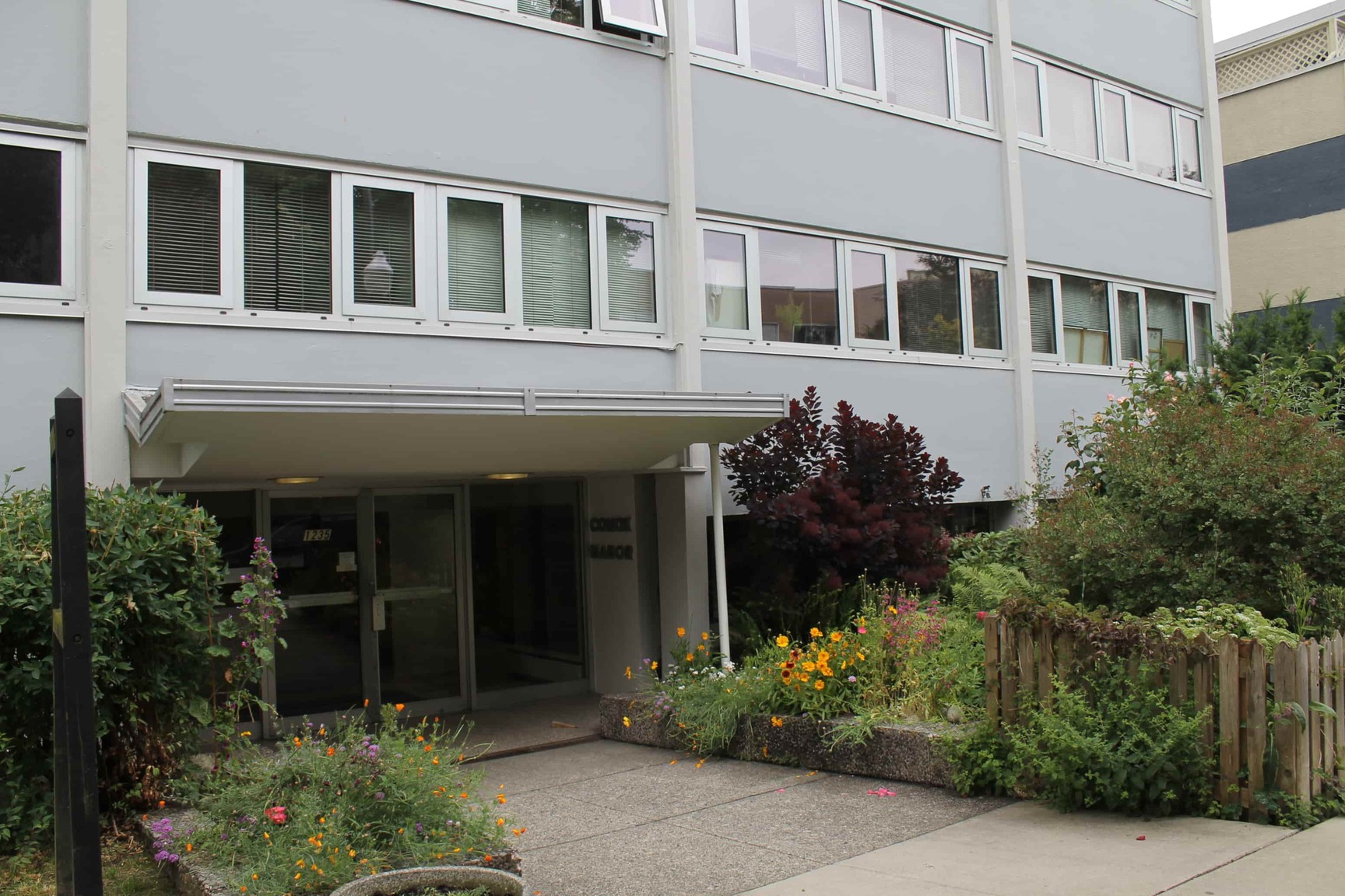 Comox Manor - Photo 25