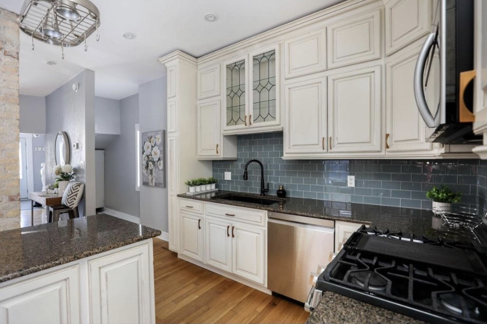 120 Lewis Street - 1 - Photo 2